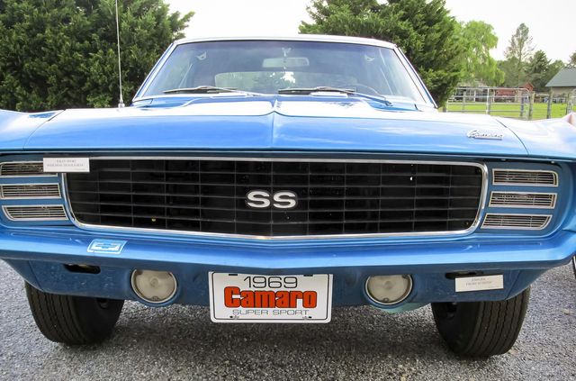 З молотка пустять Chevrolet Camaro з двома двигунами: навіщо вони - фото 486870