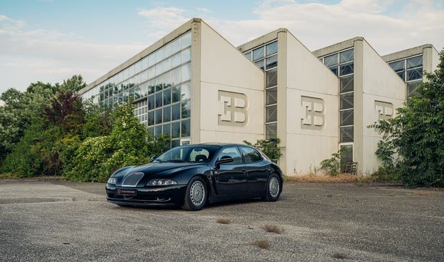 У Німеччині продають рідкісний седан Bugatti EB 112: таких усього 3 на планеті - фото 486918