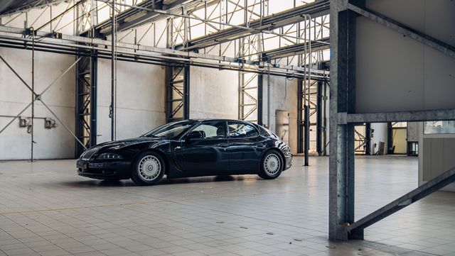У Німеччині продають рідкісний седан Bugatti EB 112: таких усього 3 на планеті - фото 486919