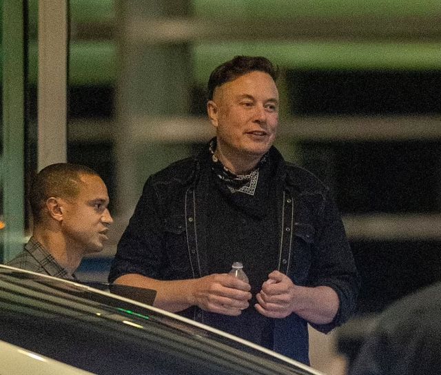 Ілон Маск несподівано змінив зачіску: мережа сміється з нового іміджу мільярдера - фото 487208