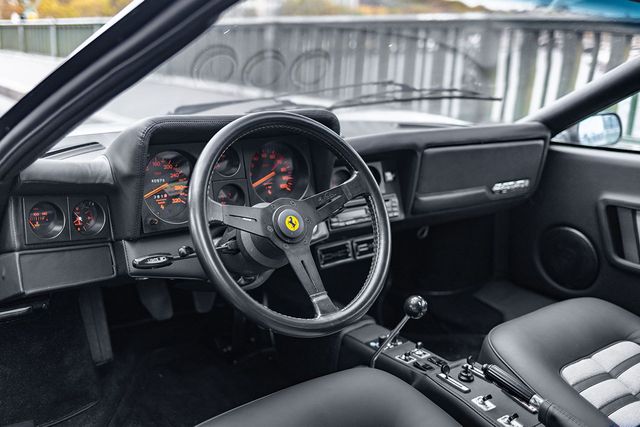 Ferrari 80-х років зірки кіно Жана-Поля Бельмондо виставили на продаж - фото 487363