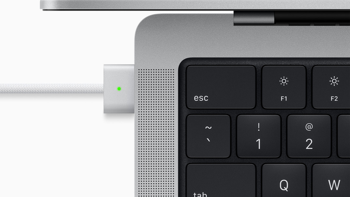 У нових MacBook Pro некоректно працює картрідер - фото 1