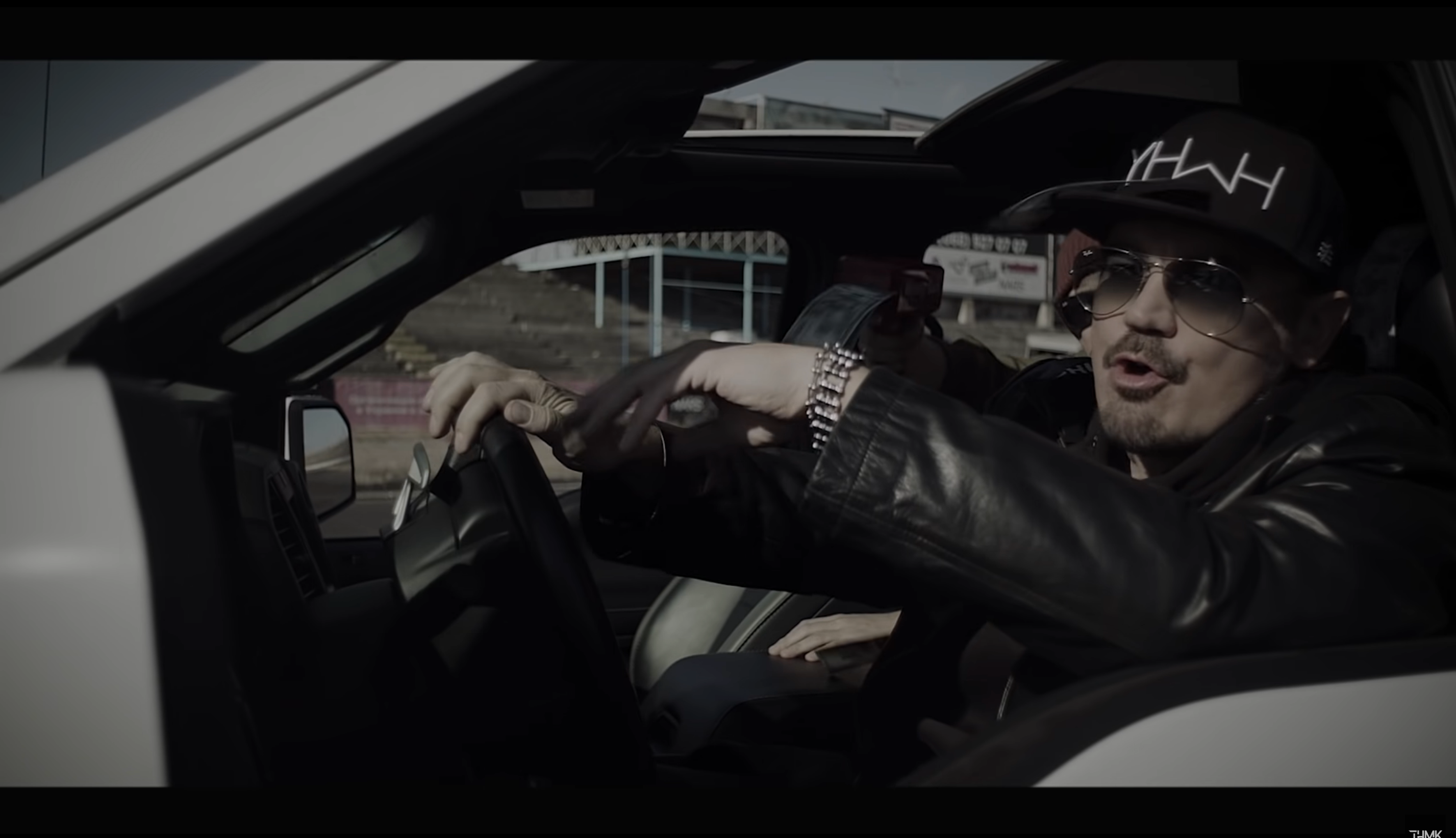 Пірати: дивіться крутий кліп на пісню ТНМК та Жадан і Собаки