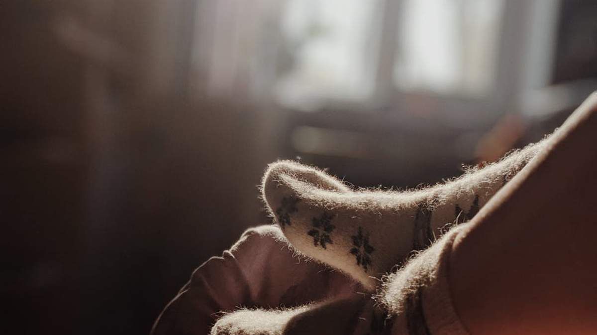 Чому постійно мерзнуть ноги: навіть влітку