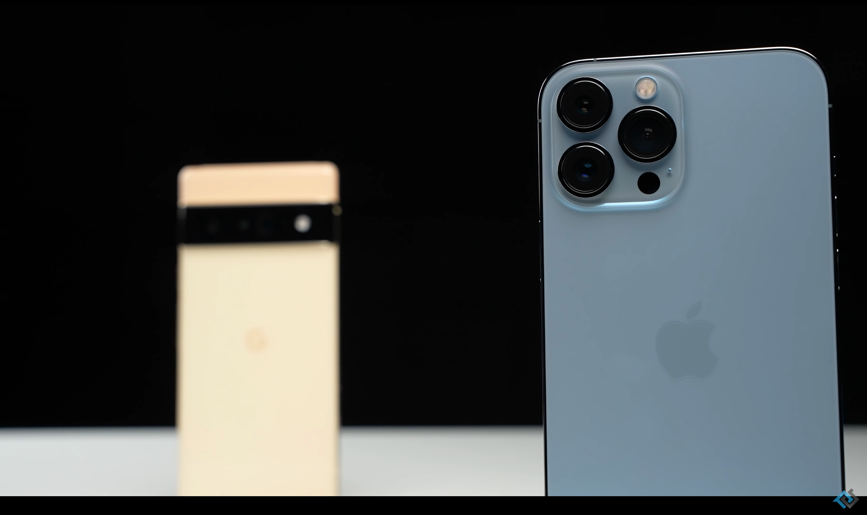 Флагманські смартфони пройшли випробування падіннями - фото 1