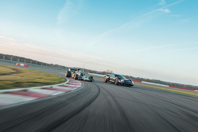 Чемпіон Формули-1 протестував відроджений Lotus Type 62-2 - фото 487970