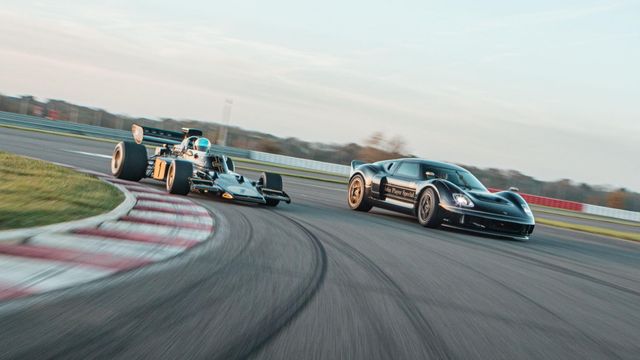 Чемпіон Формули-1 протестував відроджений Lotus Type 62-2 - фото 487971