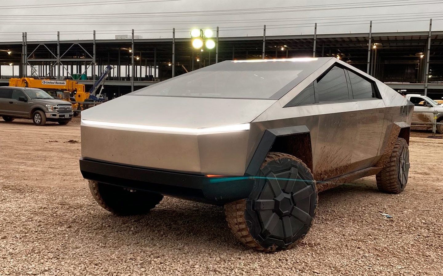 Tesla Cybertruck - фото 1
