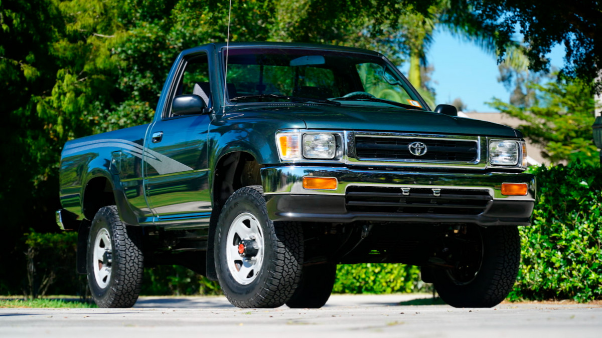 Toyota Hilux 1993 року - фото 1