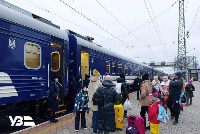 Укрзалізниця запустила поїзд з усіма новими вагонами: яким маршрутом він курсує - фото 488090