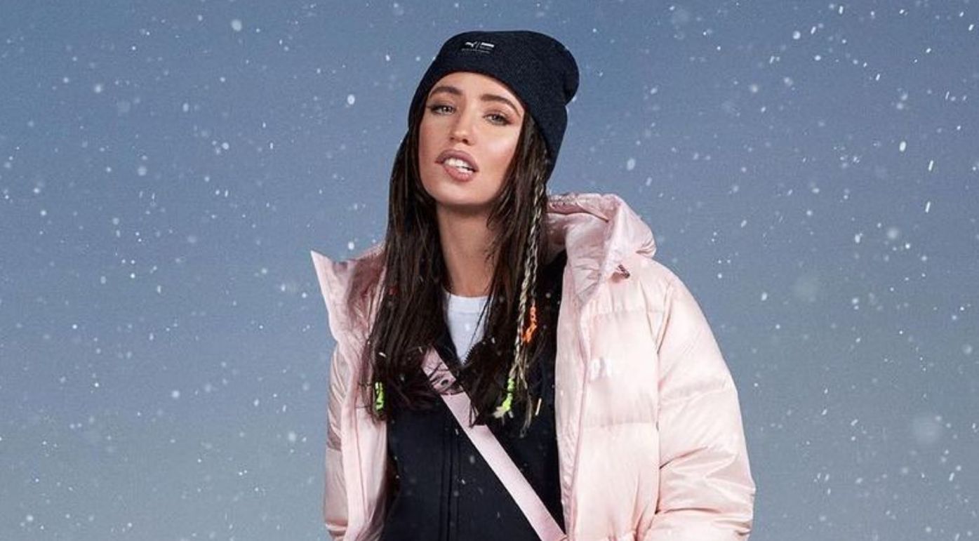 "Відколи теплі шкарпетки – не сексі?": напівгола Надя Дорофєєва показала, що одягає вдома