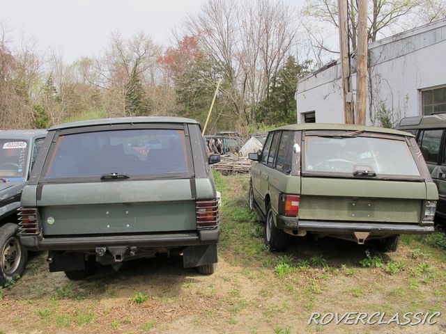 На продаж виставили відразу 16 класичних Range Rover, які простояли на вулиці багато років - фото 488181