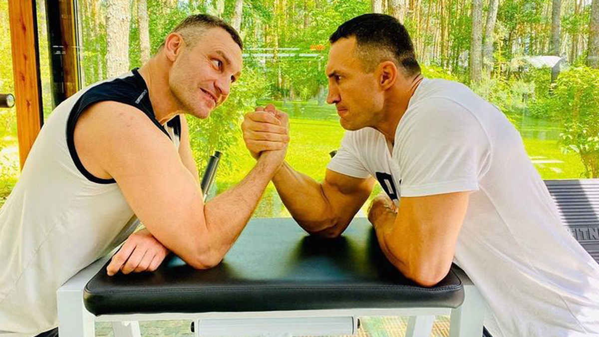 У мережі з'явився свіжий спільний знімок братів Кличків