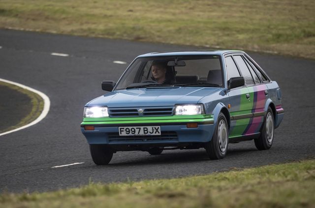 Nissan відродила ретро-хетчбек Bluebird: тепер він електричний - фото 488479