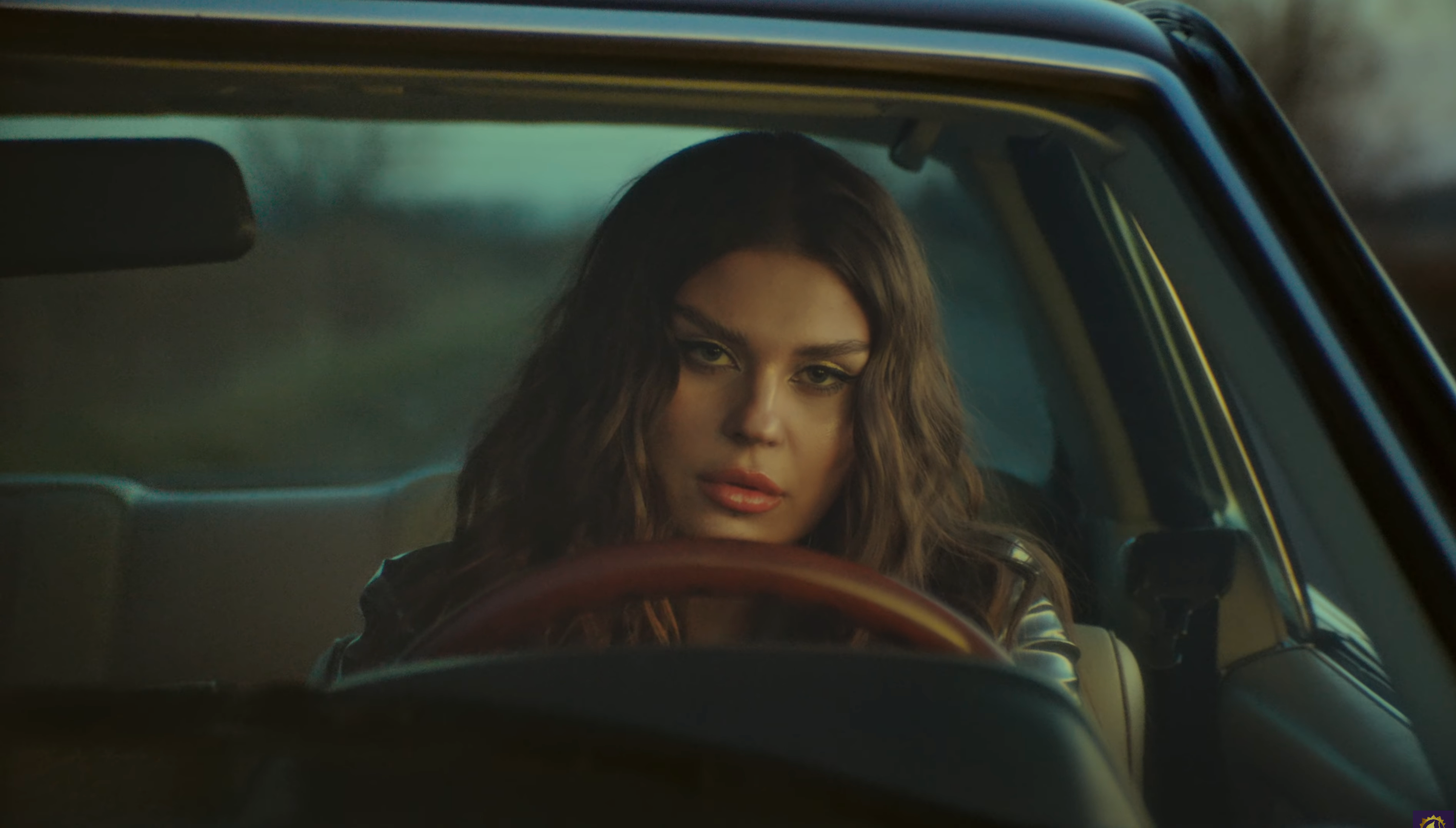 KAZKA випустила кліп на пісню Автовідповідач - фото 1