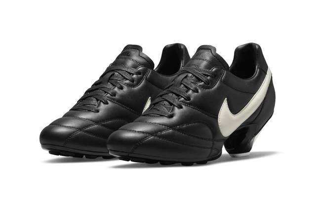 Comme des Garçons та Nike представили футбольні кросівки на каблуку - фото 488607