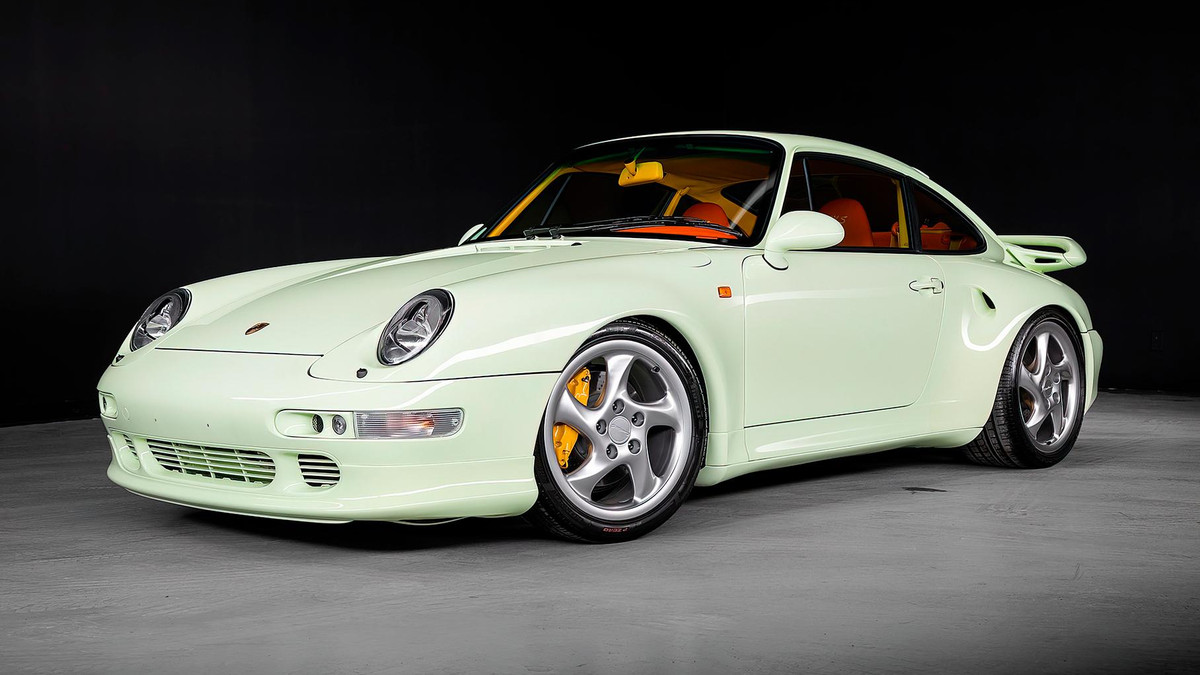 Porsche продають за 888 888 доларів США - фото 1