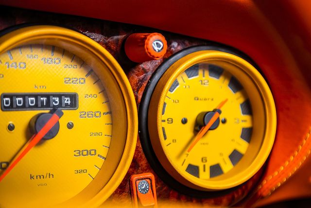 Porsche арабського шейха пустять з молотка: його ціна вражає - фото 488722