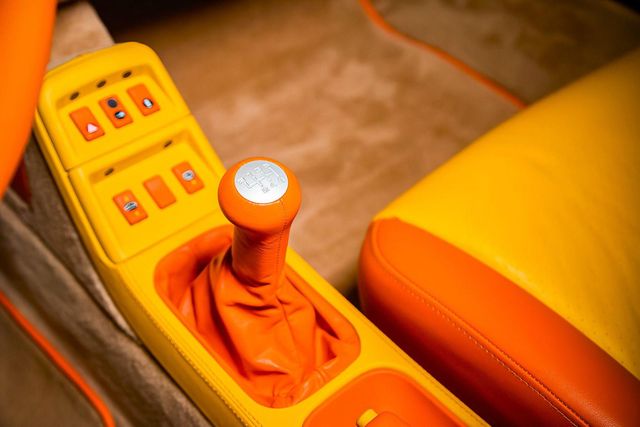 Porsche арабського шейха пустять з молотка: його ціна вражає - фото 488725