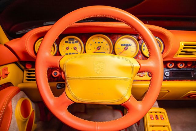 Porsche арабського шейха пустять з молотка: його ціна вражає - фото 488734