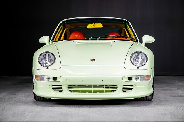 Porsche арабського шейха пустять з молотка: його ціна вражає - фото 488737