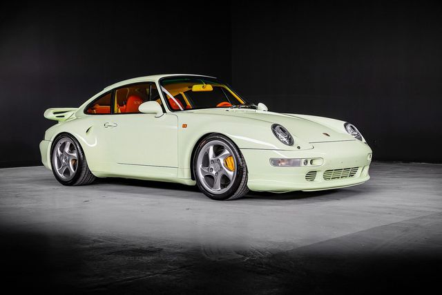 Porsche арабського шейха пустять з молотка: його ціна вражає - фото 488743