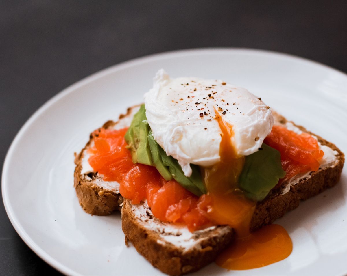 Корисний та смачний: нутриціологи назвали найкращий вид сніданку