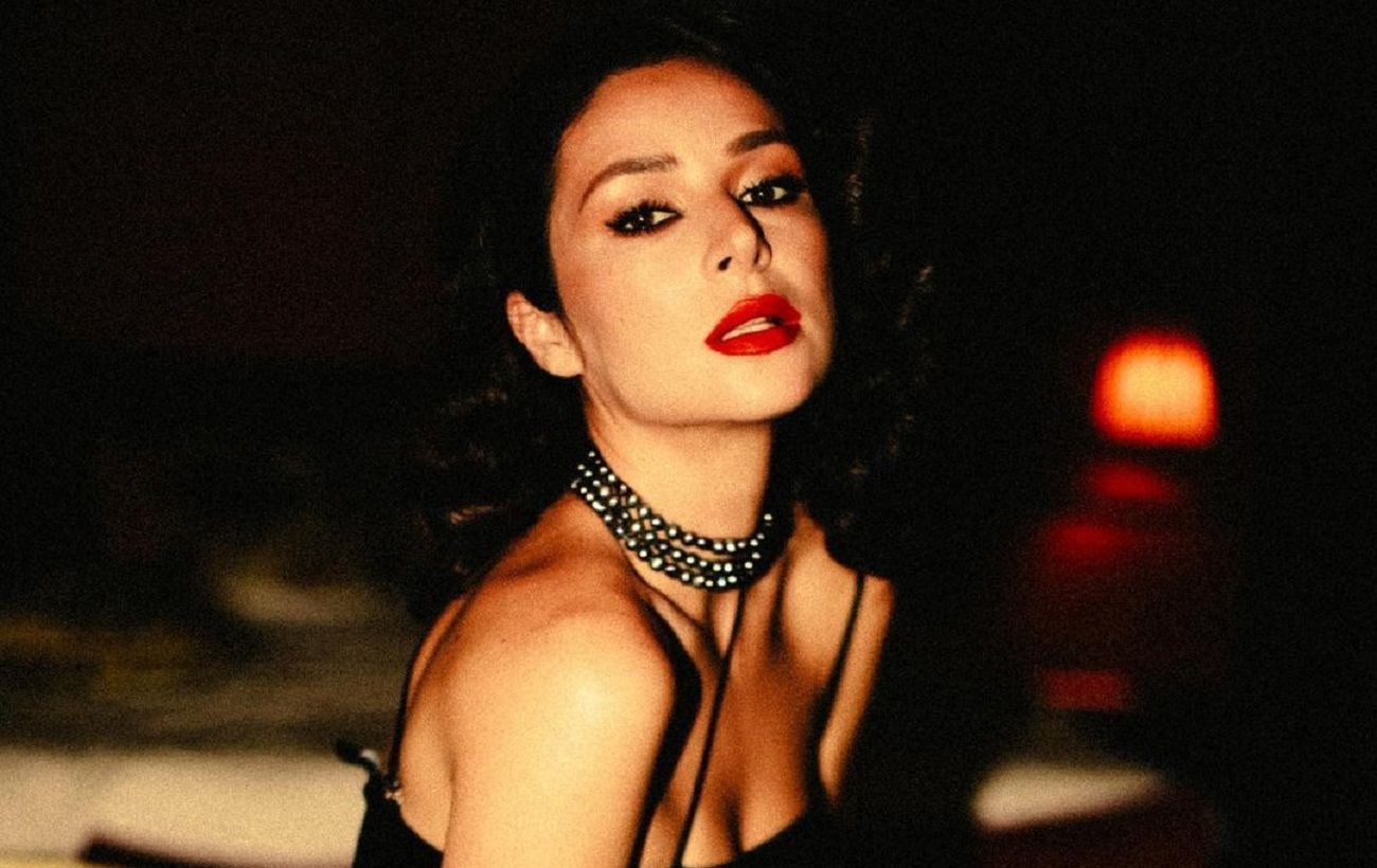 "Неможливо відвести погляд": Злата Огнєвіч знялася в гарячій фотосесії у ліжку