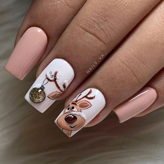 Манікюр на Новий рік 2022: 50 красивих ідей нігтів у фото - фото 488892