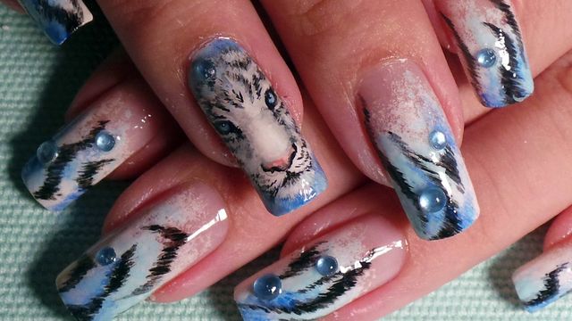 Манікюр на Новий рік 2022: 50 красивих ідей нігтів у фото - фото 488906