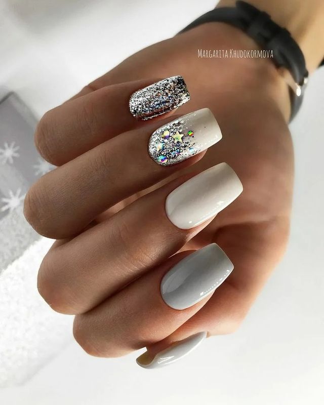 Манікюр на Новий рік 2022: 50 красивих ідей нігтів у фото - фото 488925