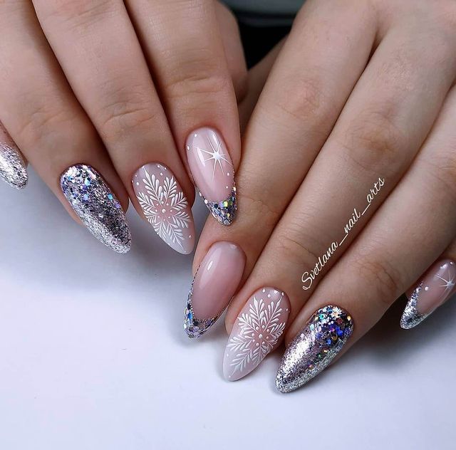 Манікюр на Новий рік 2022: 50 красивих ідей нігтів у фото - фото 488928