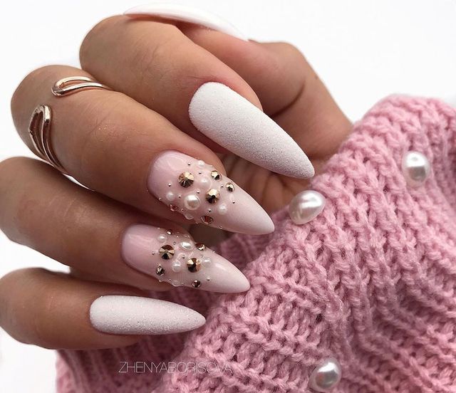 Манікюр на Новий рік 2022: 50 красивих ідей нігтів у фото - фото 488929