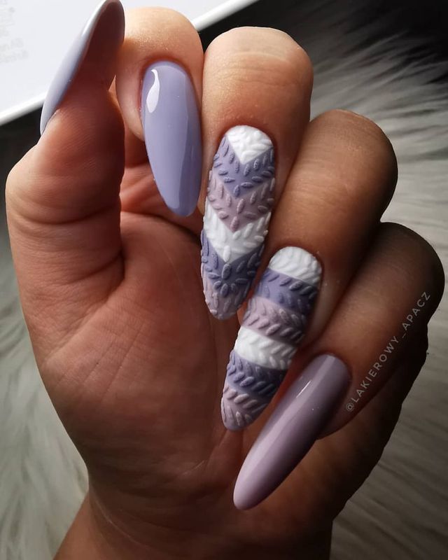 Манікюр на Новий рік 2022: 50 красивих ідей нігтів у фото - фото 488933