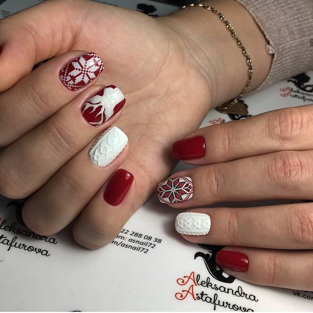 Манікюр на Новий рік 2022: 50 красивих ідей нігтів у фото - фото 488935