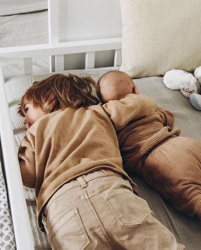 Джамала зворушила Instagram сімейними фото у компанії чоловіка та двох синочків - фото 489032