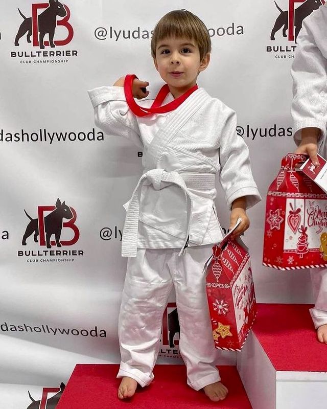 Джамала зворушила Instagram сімейними фото у компанії чоловіка та двох синочків - фото 489033