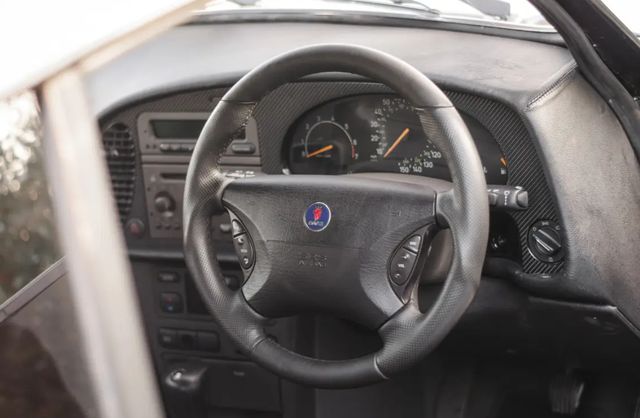 Тюнери модернізували легендарний Saab 96: дивіться, що з цього вийшло - фото 489053