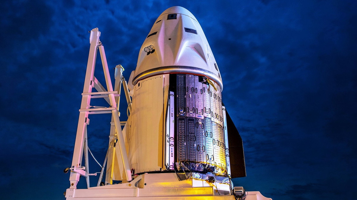 Політ перших туристів у космос на кораблі SpaceX до МКС запланований у кінці лютого - фото 1