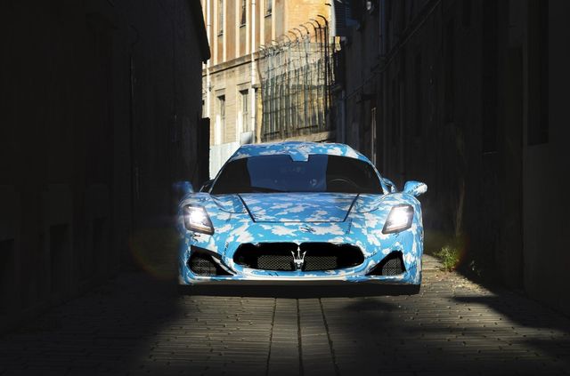 Maserati показала MC20 у кузові родстер: дивіться, як він виглядає - фото 489339