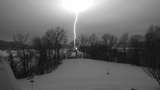 Гроза під час снігопаду: у Чернігові очевидці зняли на відео рідкісне явище