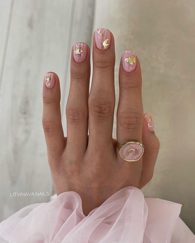 Манікюр на зиму 2022: модні ідеї дизайну нігтів у фото - фото 489775