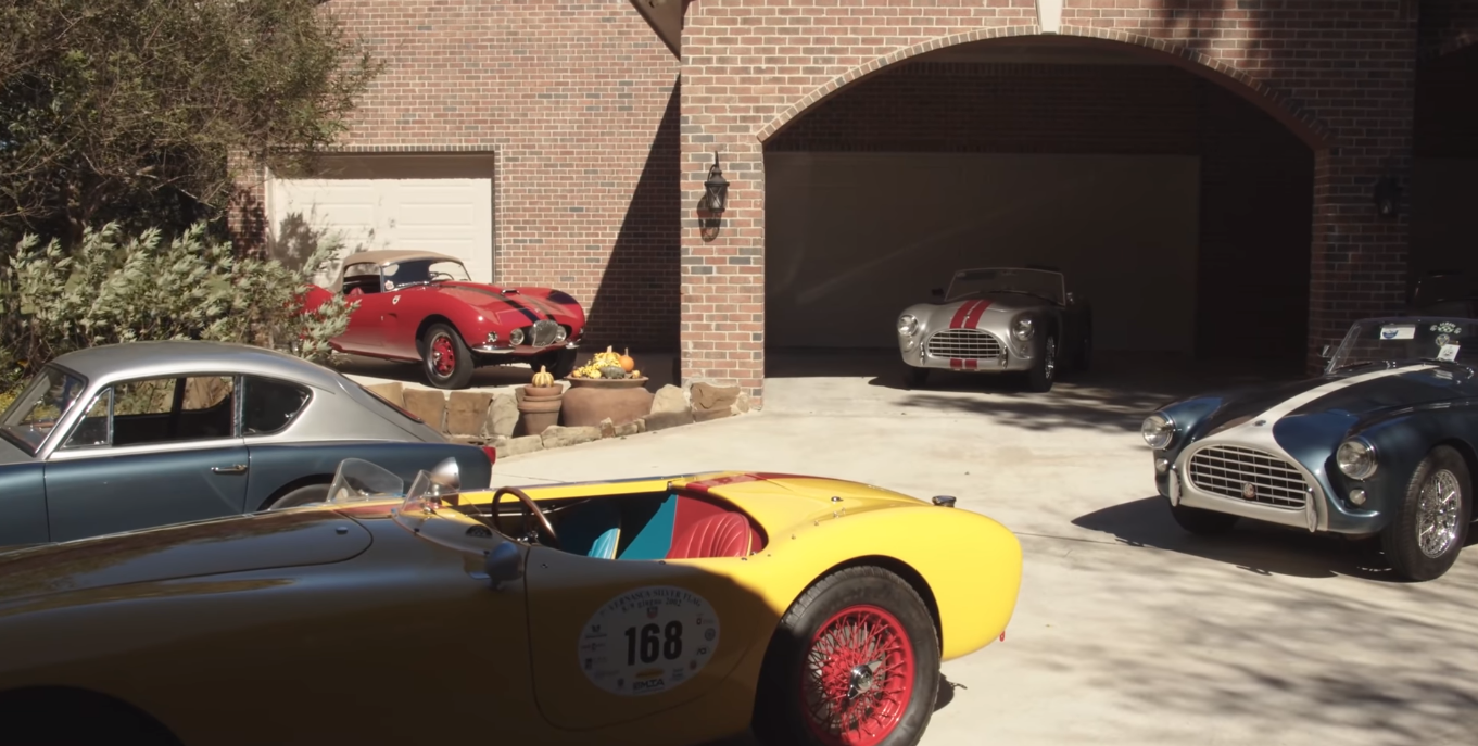 Сім'я автогонщиків зібрала вражаючу колекцію Mustang