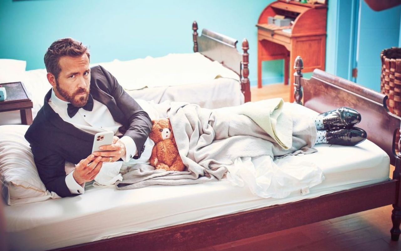 Різдвяна історія: Раян Рейнольдс зробив кумедну презентацію з перших кадрів