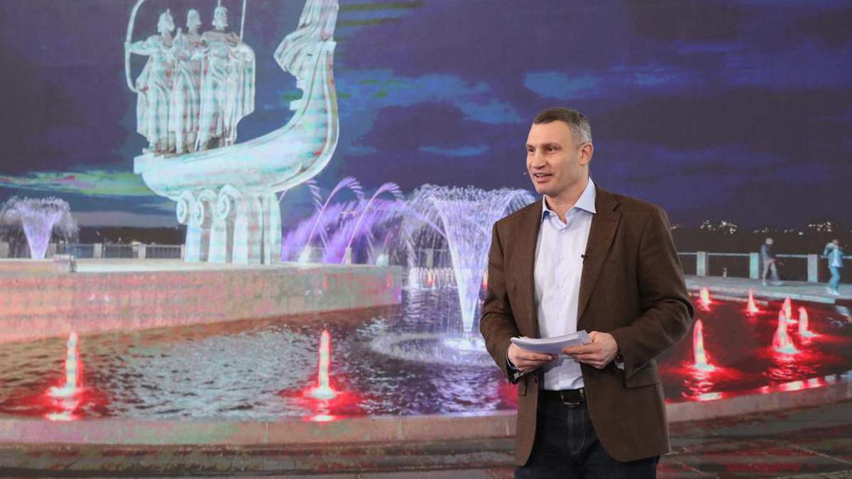 Віталій Кличко привітав киян з Новим 2222 роком: епічне відео - фото 1