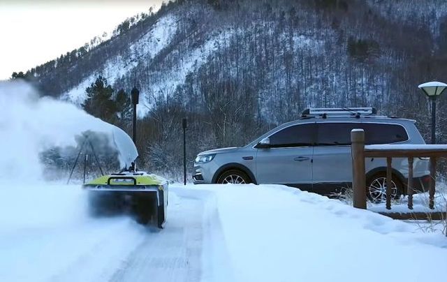 Замінить людину з лопатою: представлено робота-снігоприбиральника Snowbol - фото 489922