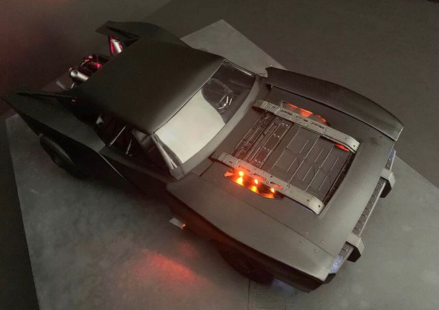 Новий бетмобіль засвітили у свіжому трейлері продовження Бетмена - фото 489988