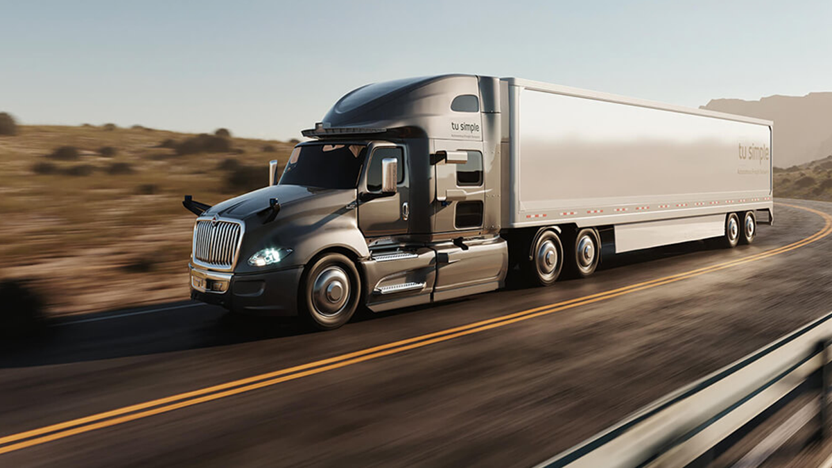 У США успішно протестували самокеровану фуру: відео заїзду