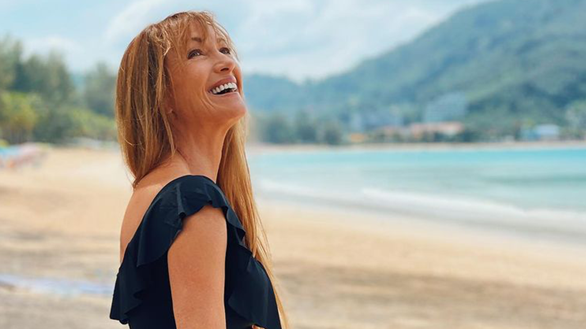 70-річна зірка бондіани вразила шанувальників підтягнутою фігурою у купальнику