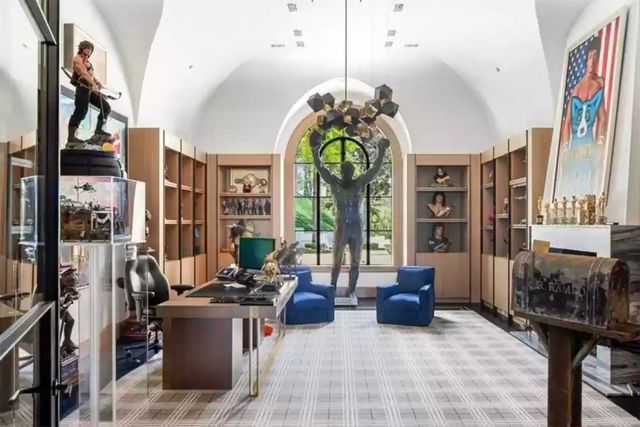 Адель купила будинок Сталлоне у Беверлі-Хіллз: дивіться, як виглядає маєток зсередини - фото 490984